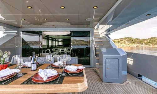 Aren-Yachting-Motor-Yacht-Mado-14-850x510-1