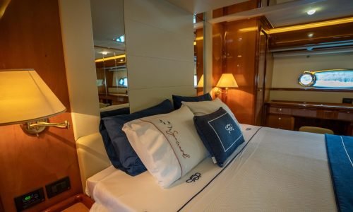 Ferretti-F760-2004-15