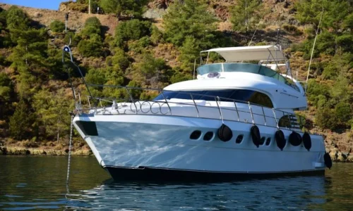 Motoryat-Sirocco-Aren-Yachting-8-850x510-1